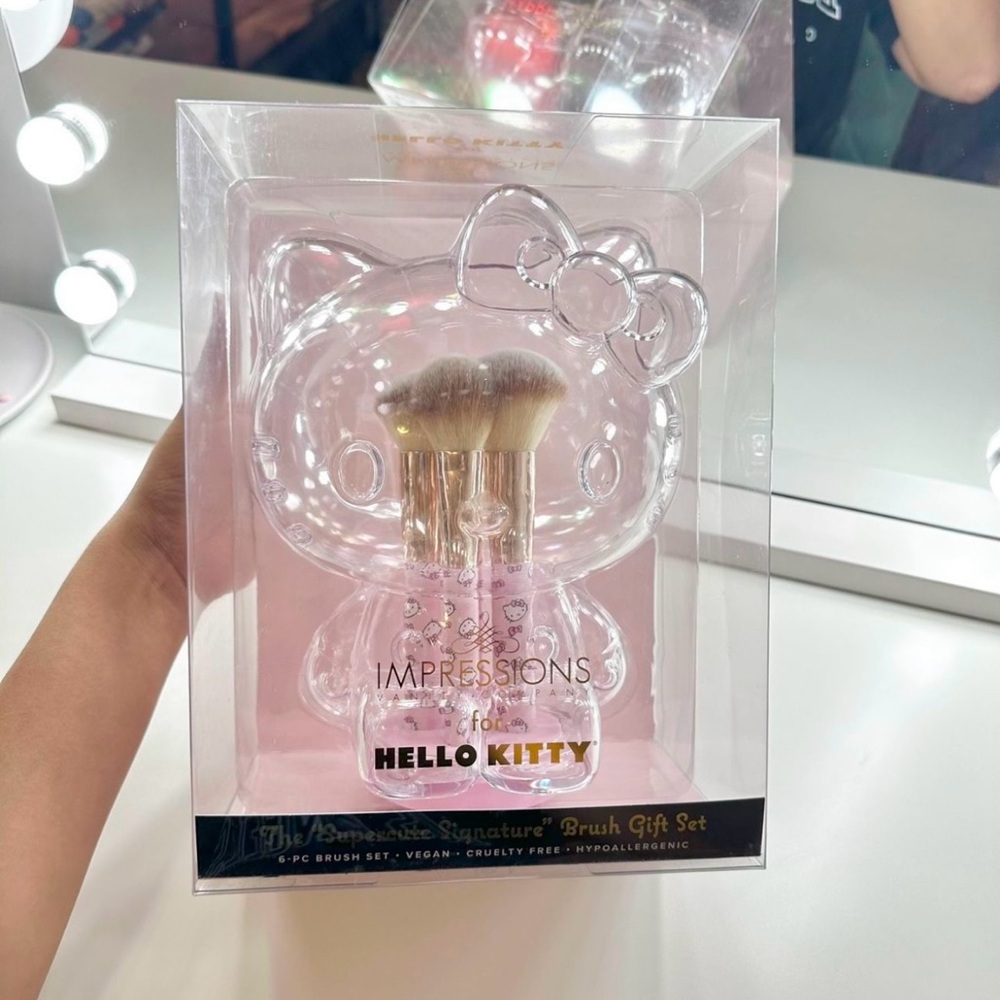 Hello Kitty x Impression Vanity 6 Piece Brush Set